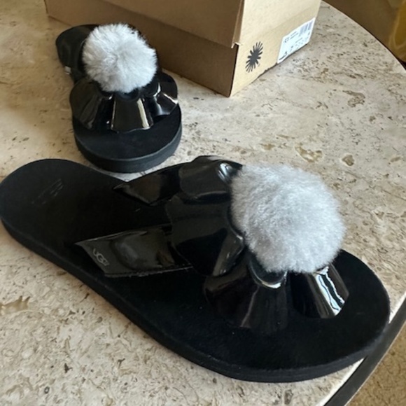 UGG BLACK size 7 Poppy NWOT  never worn - Picture 5 of 7